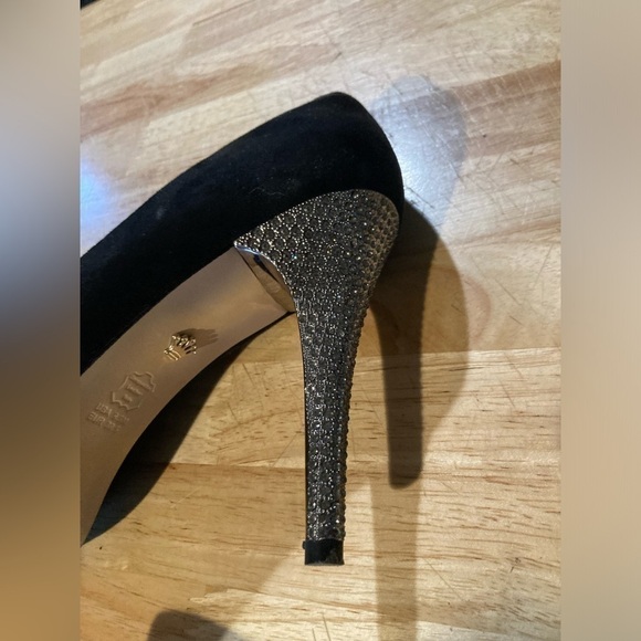 Nina open toed heels in black with a bling heel. Excellent condition. Gorgeous - Picture 10 of 12